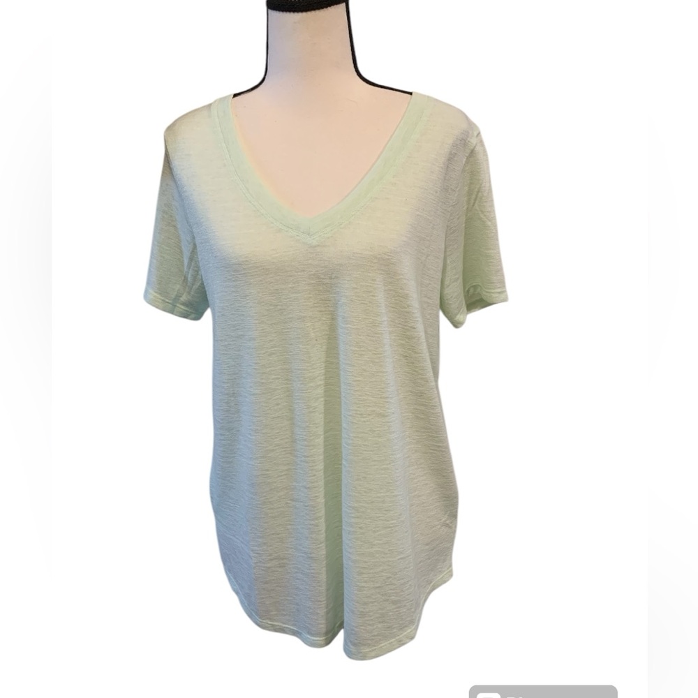 Athleta | Light minty green V neck t shirt